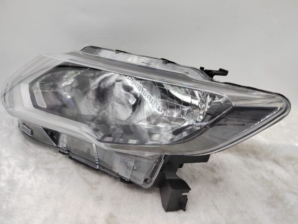 NISSAN X-TRAIL T32 2017-2019 HALOGEN L.H.S HEADLIGHT ASSEMBLY