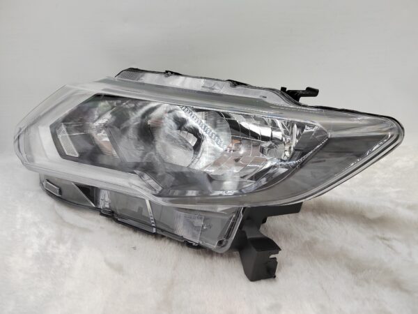 NISSAN X-TRAIL T32 2017-2019 HALOGEN L.H.S HEADLIGHT ASSEMBLY