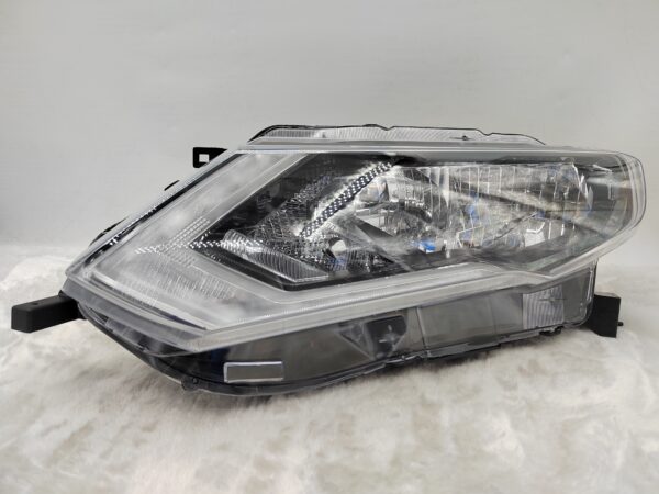 NISSAN X-TRAIL T32 2017-2019 HALOGEN L.H.S HEADLIGHT ASSEMBLY