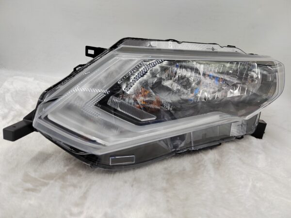 NISSAN X-TRAIL T32 2017-2019 HALOGEN L.H.S HEADLIGHT ASSEMBLY