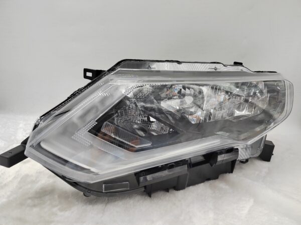 NISSAN X-TRAIL T32 2017-2019 HALOGEN L.H.S HEADLIGHT ASSEMBLY