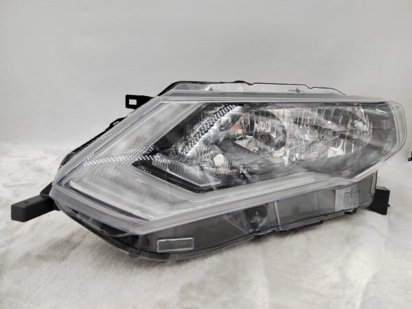 NISSAN X-TRAIL T32 2017-2019 HALOGEN L.H.S HEADLIGHT ASSEMBLY