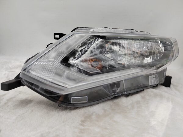 NISSAN X-TRAIL T32 2017-2019 HALOGEN L.H.S HEADLIGHT ASSEMBLY