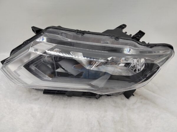 NISSAN X-TRAIL T32 2017-2019 HALOGEN L.H.S HEADLIGHT ASSEMBLY