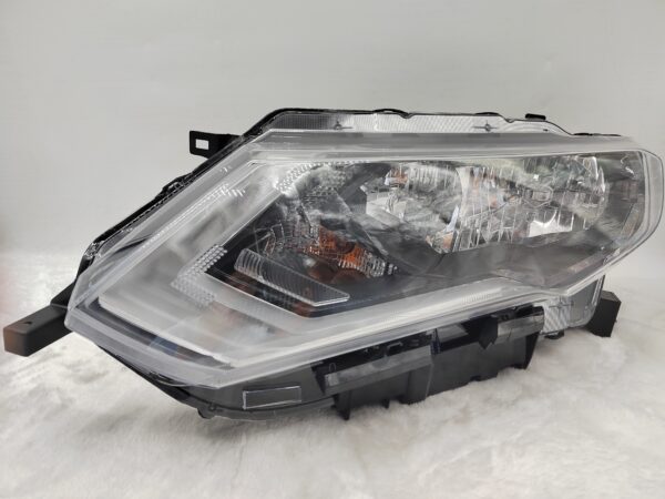 NISSAN X-TRAIL T32 2017-2019 HALOGEN L.H.S HEADLIGHT ASSEMBLY