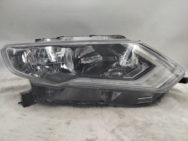 NISSAN X-TRAIL T32 2017-2019 HALOGEN R.H.S HEADLIGHT ASSEMBLY