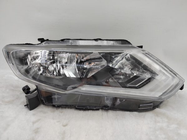 NISSAN X-TRAIL T32 2017-2020 HALOGEN R.H.S HEADLIGHT ASSEMBLY