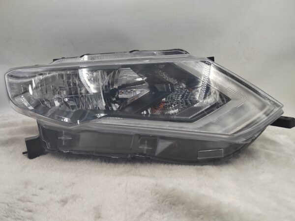 NISSAN X-TRAIL T32 2017-2019 HALOGEN R.H.S HEADLIGHT ASSEMBLY