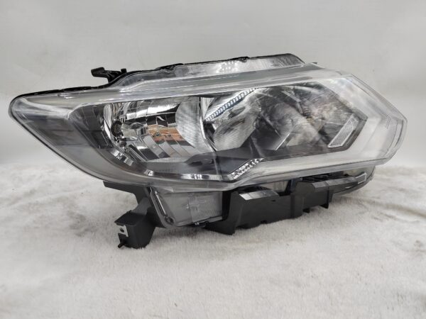 NISSAN X-TRAIL T32 2017-2019 HALOGEN R.H.S HEADLIGHT ASSEMBLY