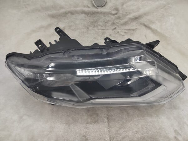 NISSAN X-TRAIL T32 2017-2019 HALOGEN R.H.S HEADLIGHT ASSEMBLY