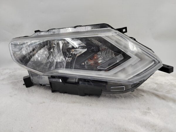 NISSAN X-TRAIL T32 2017-2019 HALOGEN R.H.S HEADLIGHT ASSEMBLY