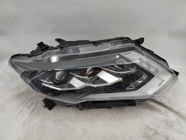 NISSAN X-TRAIL T32 2017-2019 LED R.H.S HEADLIGHT ASSEMBLY