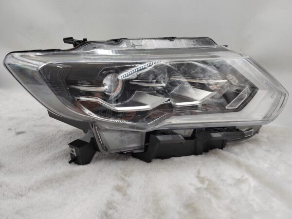 NISSAN X-TRAIL T32 2017-2019 LED R.H.S HEADLIGHT ASSEMBLY