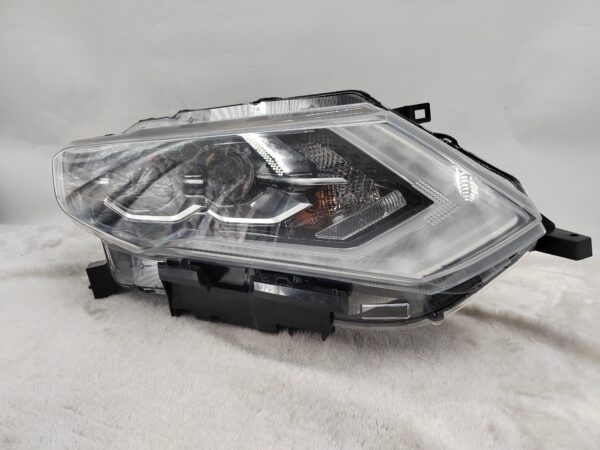 NISSAN X-TRAIL T32 2017-2019 LED R.H.S HEADLIGHT ASSEMBLY