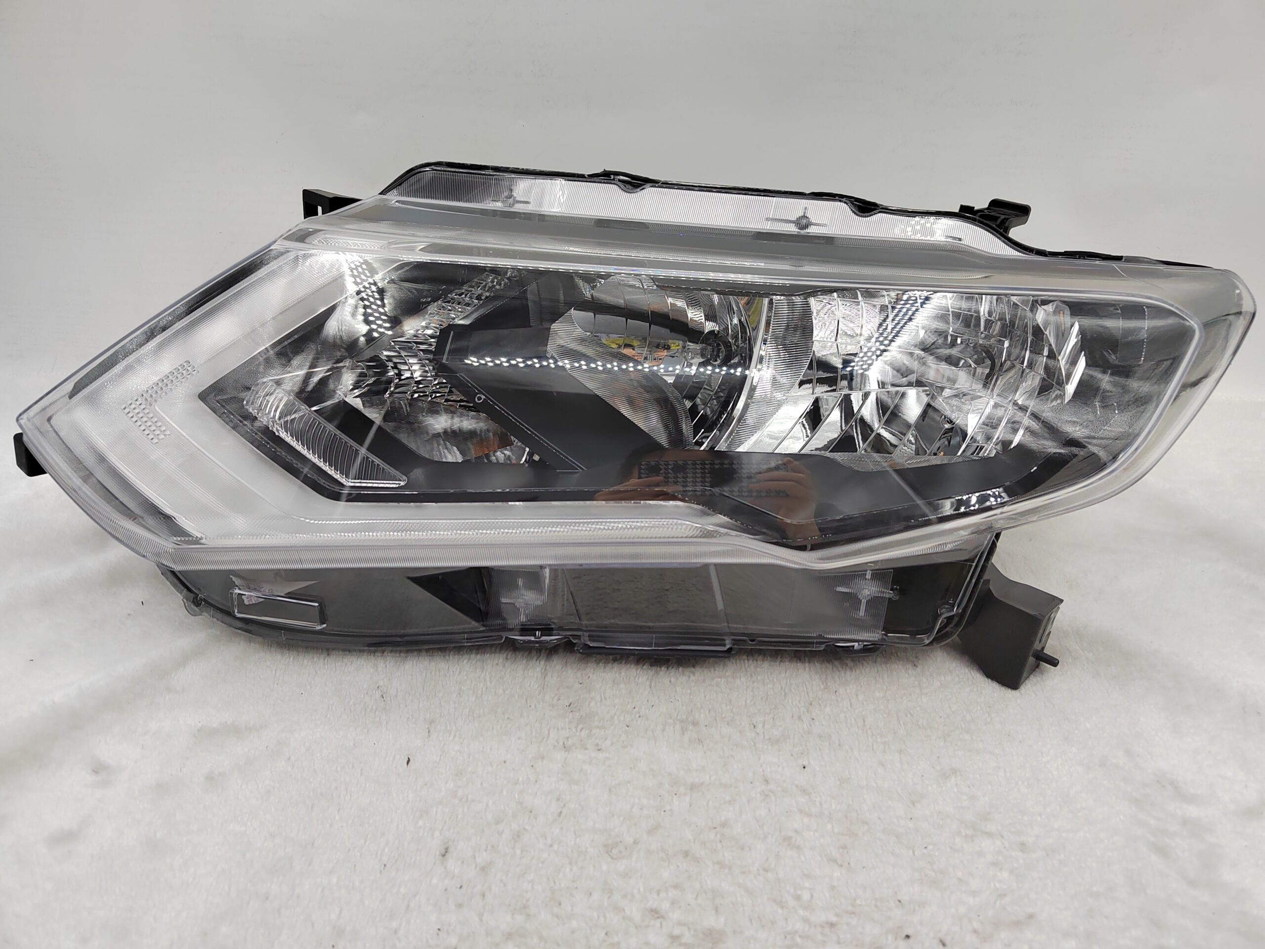 NISSAN X-TRAIL T32 2017-2019 HALOGEN L.H.S HEADLIGHT ASSEMBLY