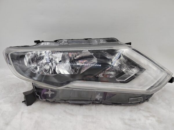 NISSAN X-TRAIL T32 2017-2020 HALOGEN R.H.S HEADLIGHT ASSEMBLY