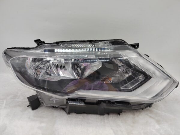 NISSAN X-TRAIL T32 2017-2020 HALOGEN R.H.S HEADLIGHT ASSEMBLY