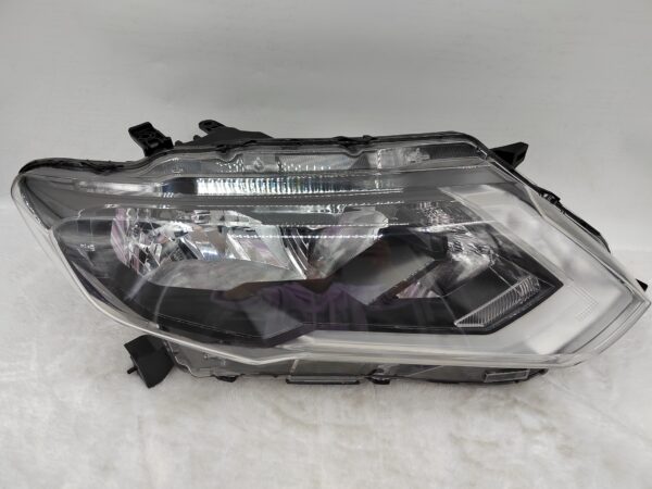 NISSAN X-TRAIL T32 2017-2020 HALOGEN R.H.S HEADLIGHT ASSEMBLY