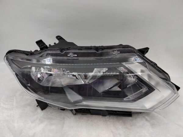 NISSAN X-TRAIL T32 2017-2020 HALOGEN R.H.S HEADLIGHT ASSEMBLY