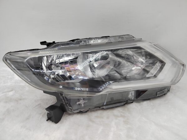 NISSAN X-TRAIL T32 2017-2020 HALOGEN R.H.S HEADLIGHT ASSEMBLY