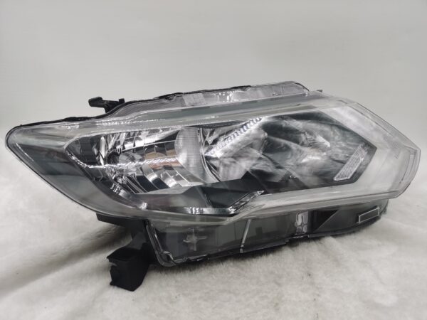 NISSAN X-TRAIL T32 2017-2020 HALOGEN R.H.S HEADLIGHT ASSEMBLY