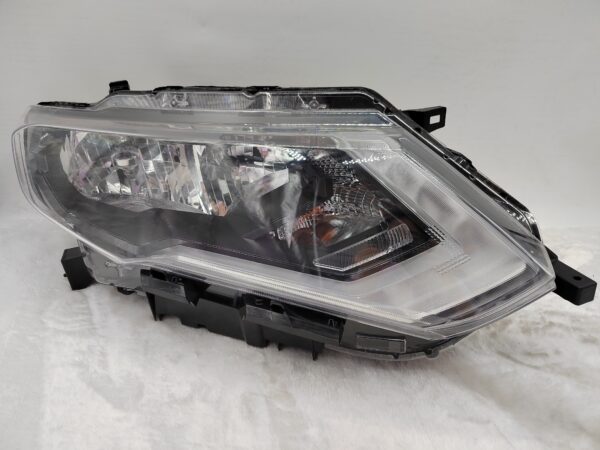 NISSAN X-TRAIL T32 2017-2020 HALOGEN R.H.S HEADLIGHT ASSEMBLY