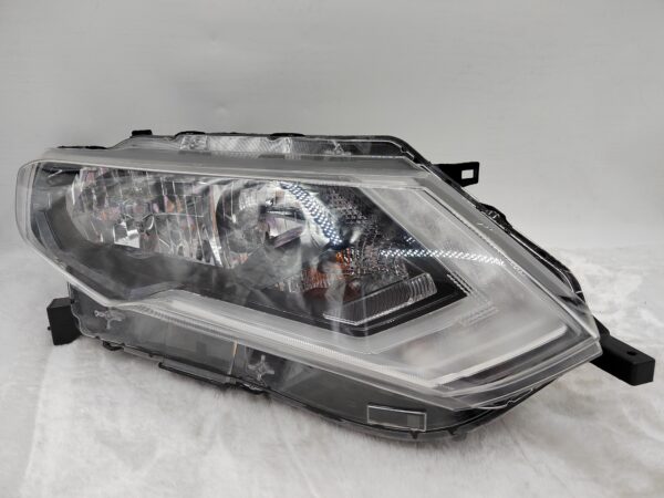 NISSAN X-TRAIL T32 2017-2020 HALOGEN R.H.S HEADLIGHT ASSEMBLY