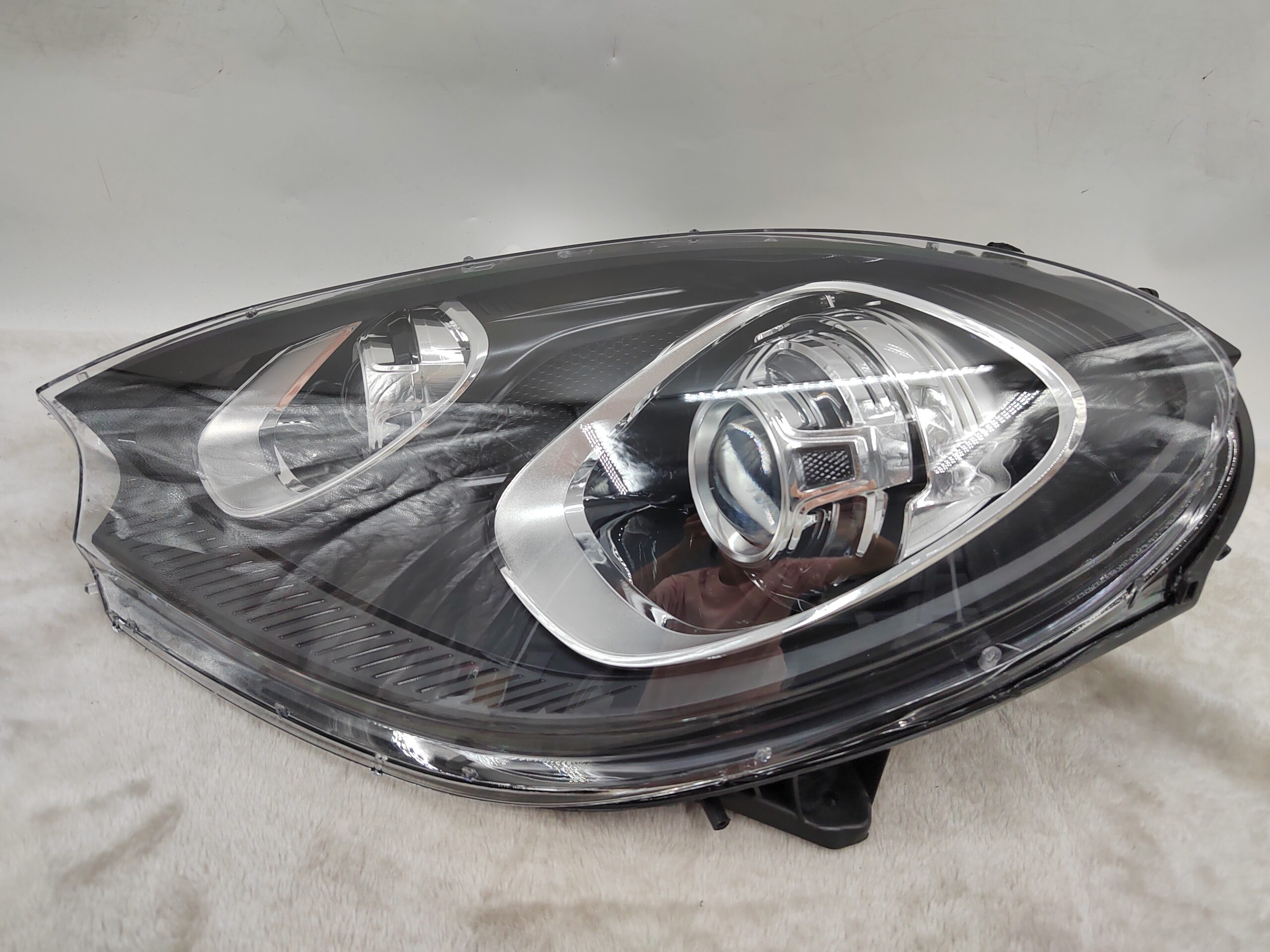 PORSCHE MACAN 2014-2018 XENON L.H.S HEADLIGHT ASSEMBLY