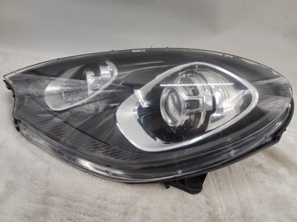 PORSCHE MACAN 2014-2018 XENON L.H.S HEADLIGHT ASSEMBLY