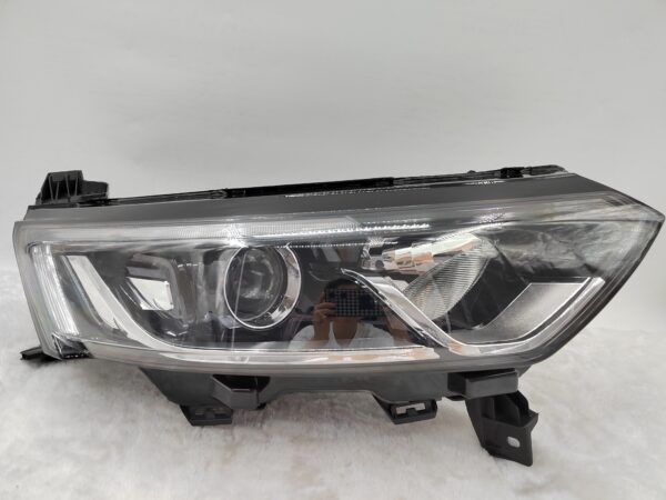 RENAULT KOLEOS 2016-2020 HALOGEN R.H.S HEADLIGHT ASSEMBLY