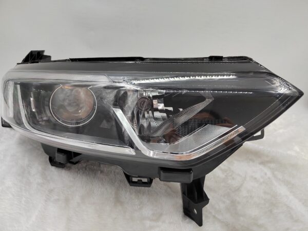 RENAULT KOLEOS 2016-2020 HALOGEN R.H.S HEADLIGHT ASSEMBLY