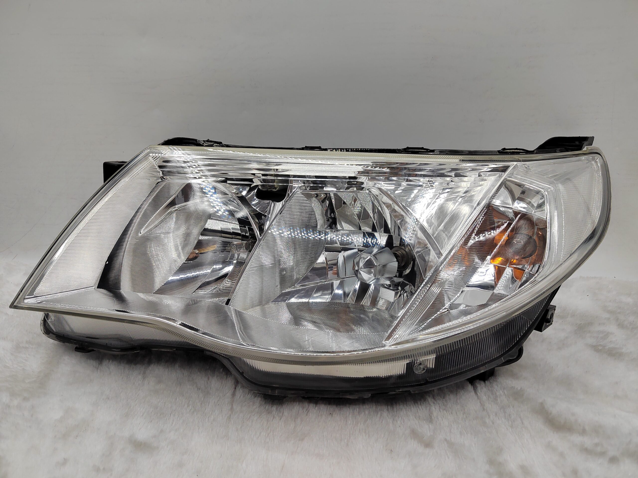 SUBARU FORESTER 2009-2012 HALOGEN L.H.S HEADLIGHT ASSEMBLY