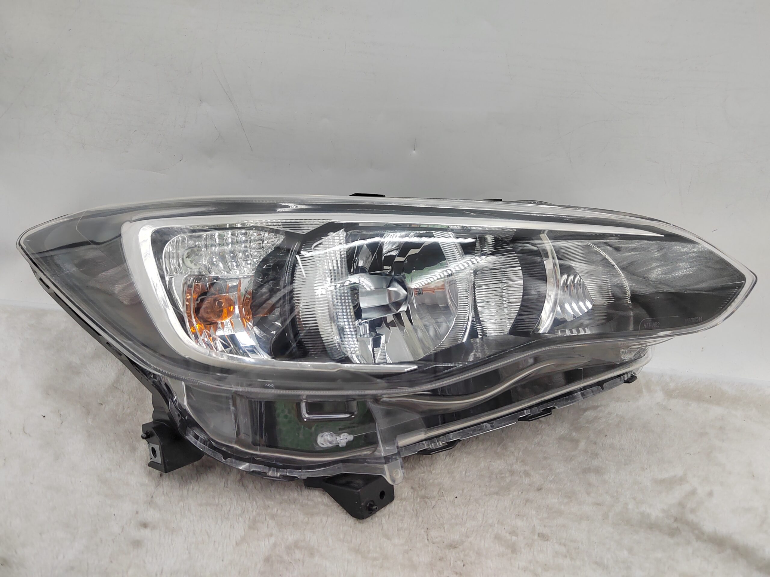 SUBARU IMPREZA 2017-2019 HALOGEN R.H.S HEADLIGHT ASSEMBLY