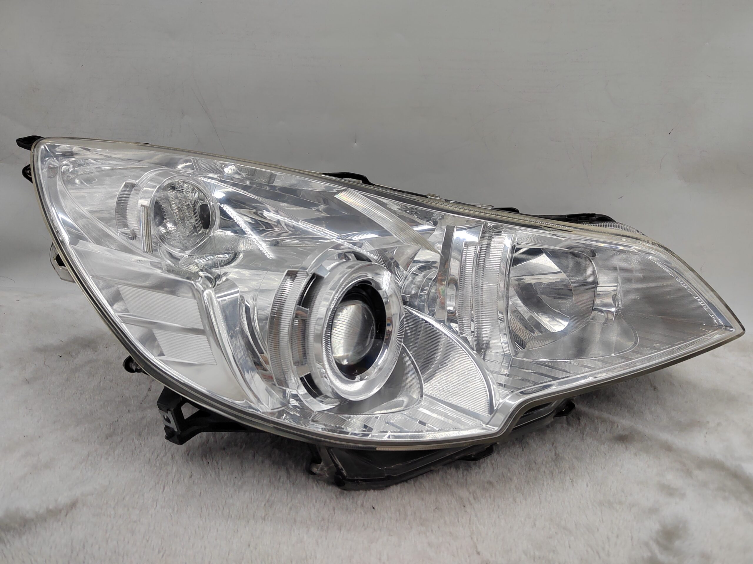 SUBARU LIBERTY OUTBACK 2010-2012 HALOGEN R.H.S HEADLIGHT ASSEMBLY