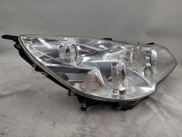 SUBARU LIBERTY OUTBACK 2010-2012 HALOGEN R.H.S HEADLIGHT ASSEMBLY