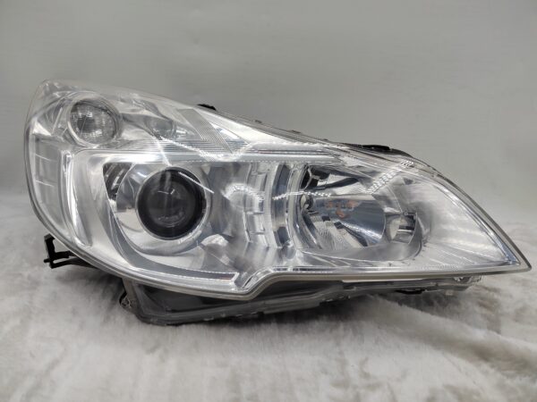 SUBARU LEGACY OUTBACK 2010-2012 HALOGEN R.H.S HEADLIGHT ASSEMBLY