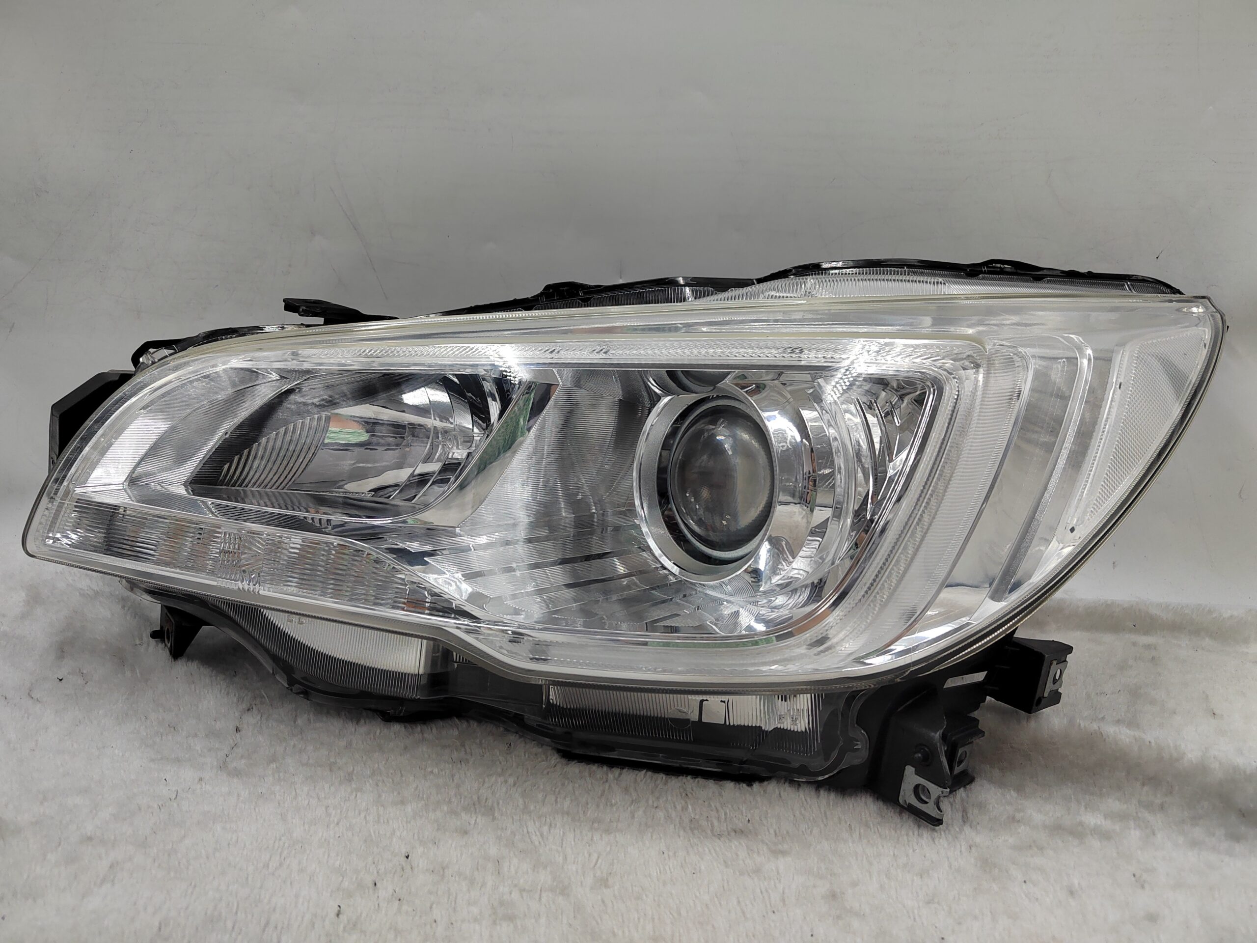 SUBARU LIBERTY OUTBACK 2015-2017 HALOGEN L.H.S HEADLIGHT ASSEMBLY