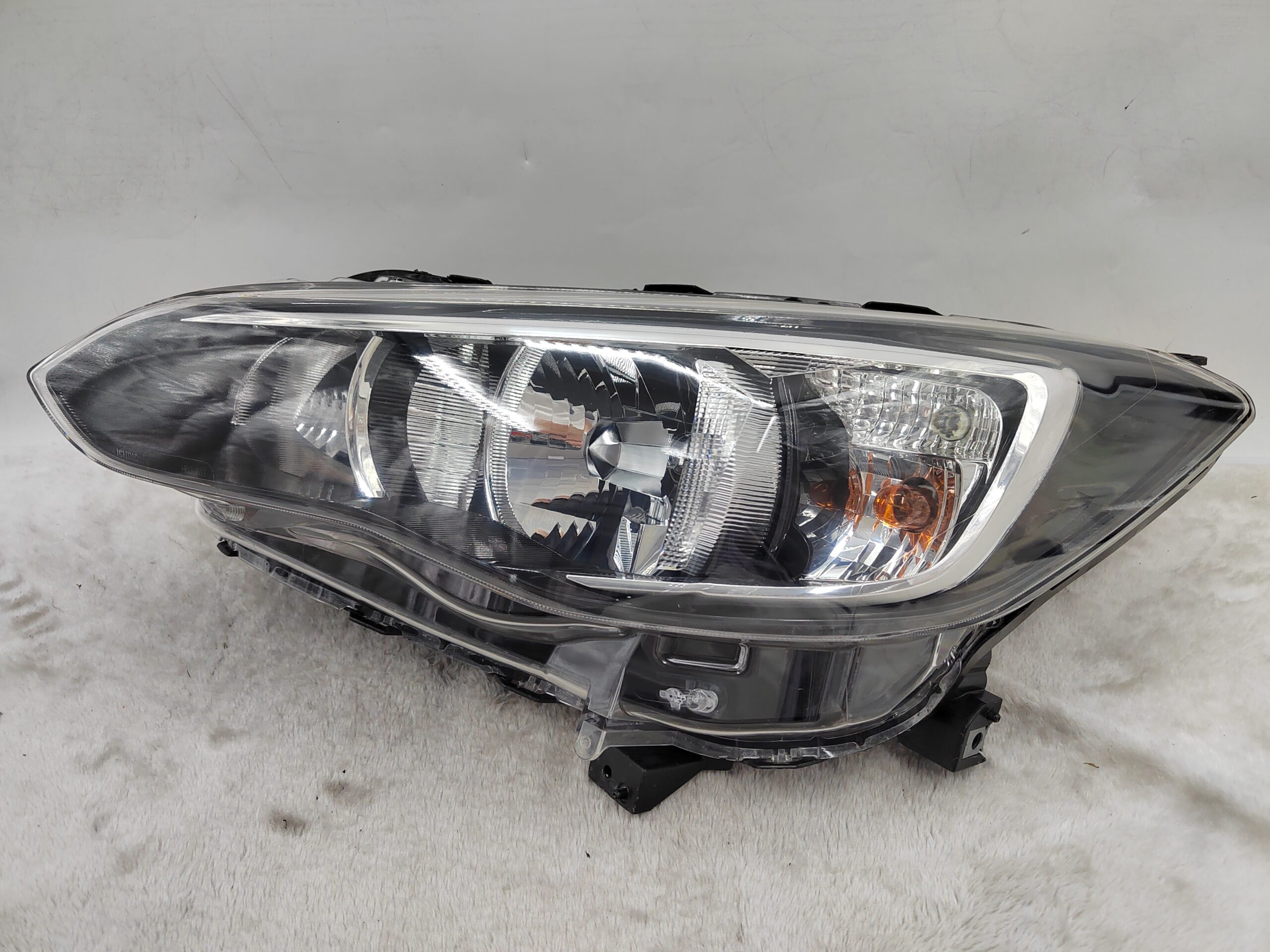 SUBARU IMPREZA XV 2017-2019 HALOGEN L.H.S HEADLIGHT ASSEMBLY