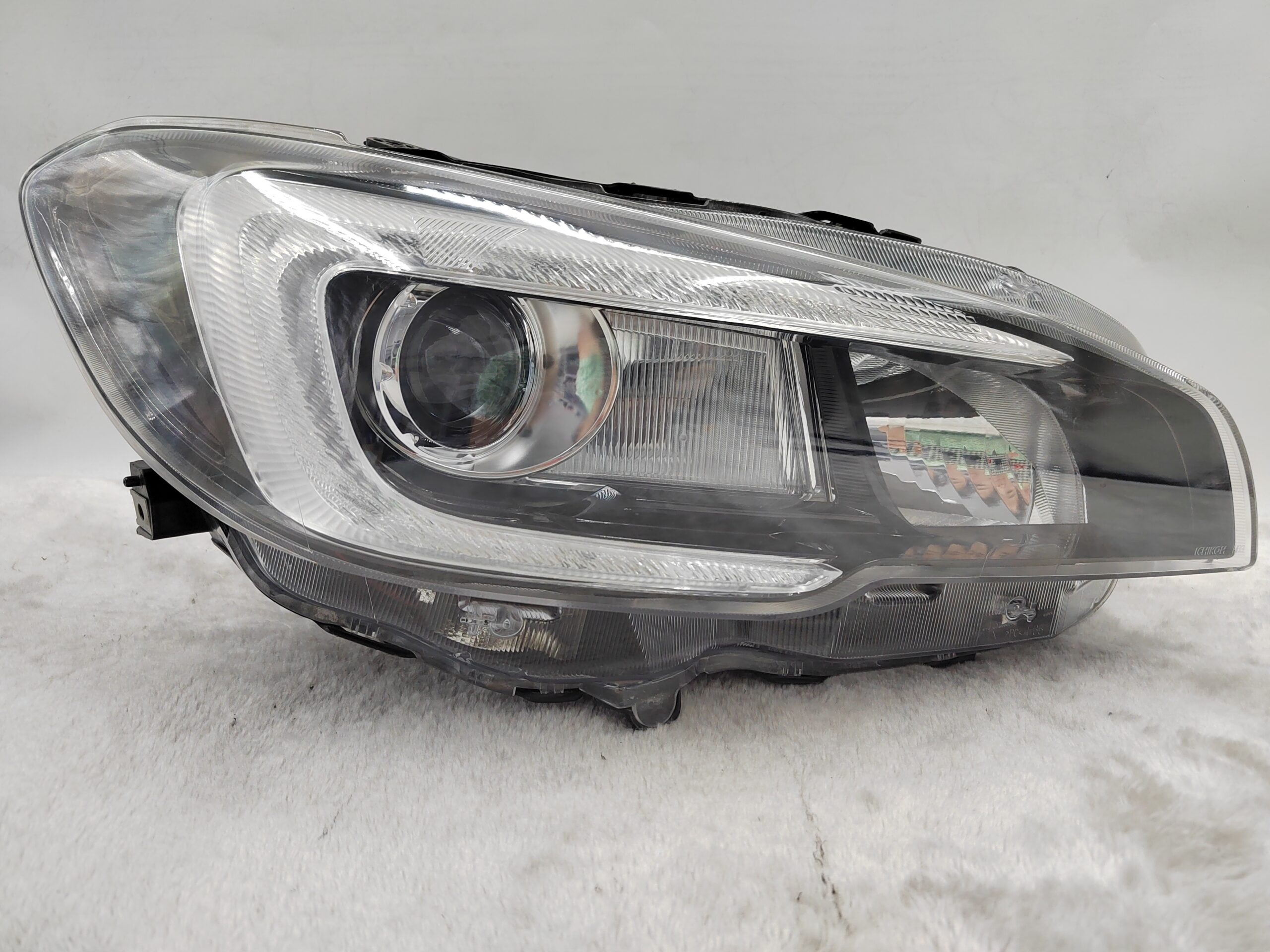 SUBARU WRX LEVORG 2015-2017 LEN LED R.H.S HEADLIGHT ASSEMBLY