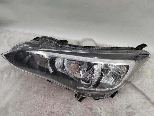 SUBARU XV 2017-2019 HALOGEN L.H.S HEADLIGHT ASSEMBLY