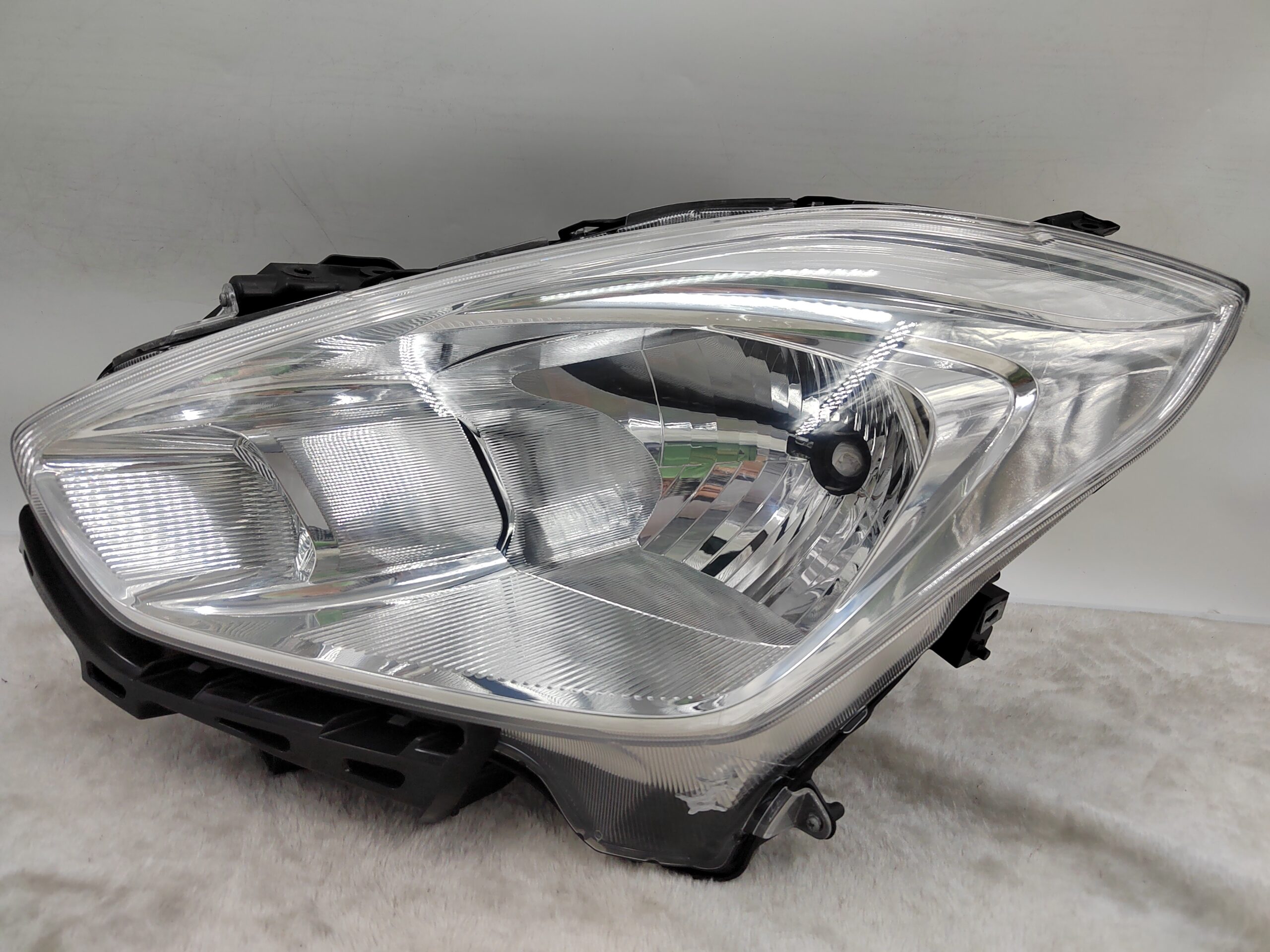 SUZUKI SWIFT 2017-2023 HALOGEN L.H.S HEADLIGHT ASSEMBLY