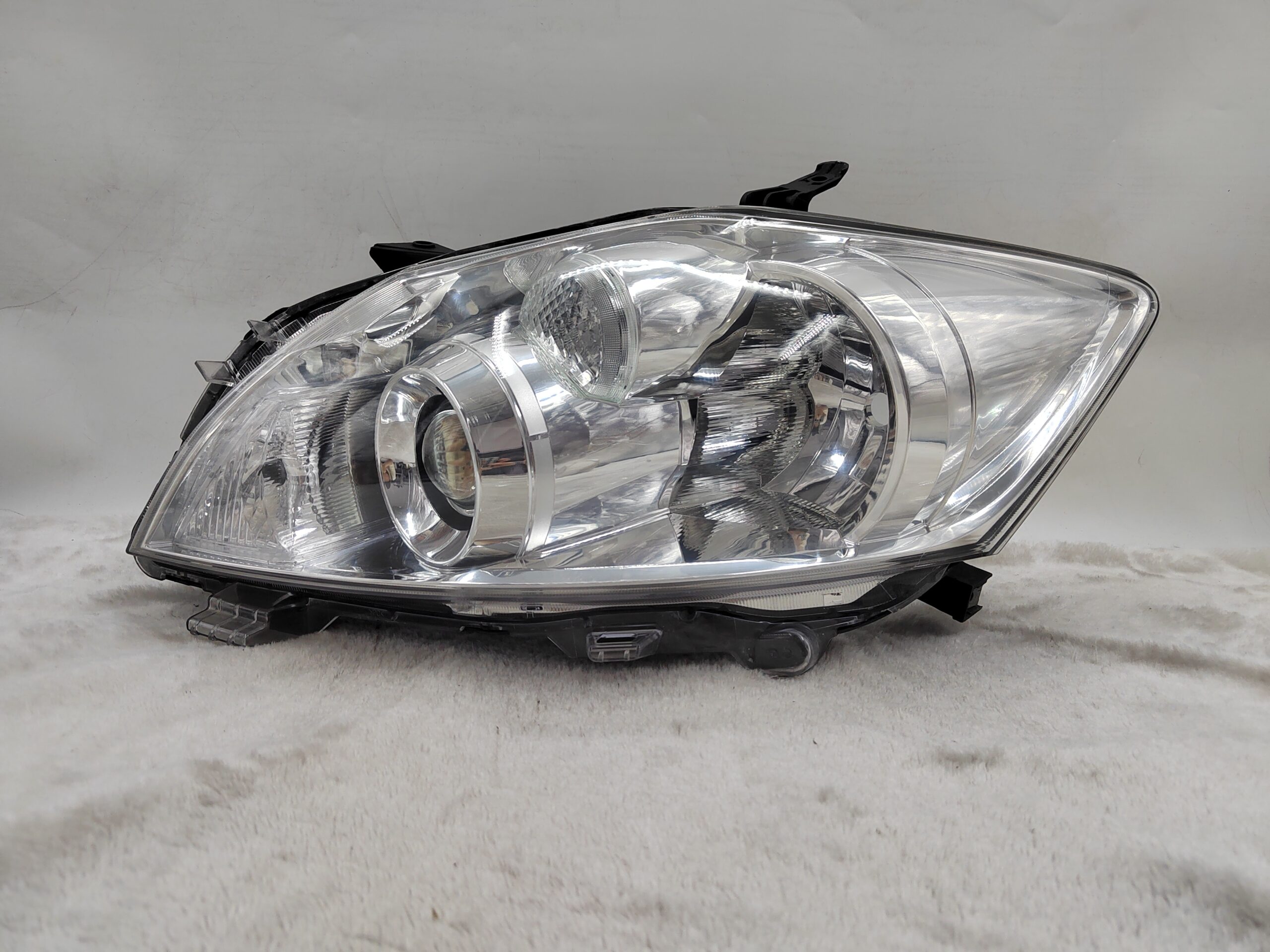 TOYOTA COROLLA AURIS NZE151H 2009-2011 HALOGEN L.H.S HEADLIGHT ASSEMBLY