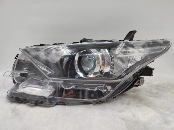 TOYOTA COROLLA AURIS NZE181H 2015-2018 HALOGEN L.H.S HEADLIGHT ASSEMBLY