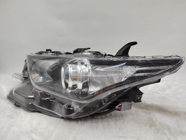 TOYOTA COROLLA AURIS NZE181H 2015-2018 HALOGEN L.H.S HEADLIGHT ASSEMBLY