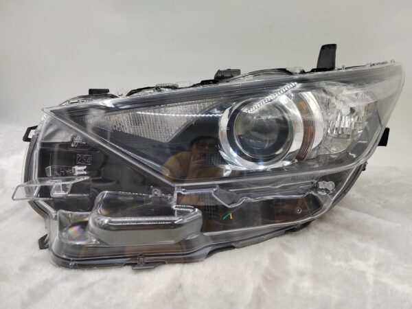 TOYOTA COROLLA AURIS NZE181H 2015-2018 HALOGEN L.H.S HEADLIGHT ASSEMBLY