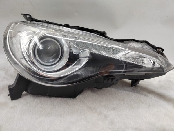 TOYOTA GT86 ZN6 2012-2016 XENON R.H.S HEADLIGHT ASSEMBLY