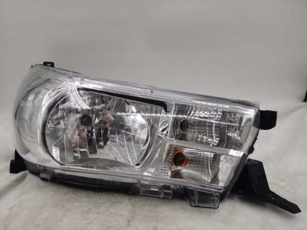 TOYOTA HILUX REVO 2015-2019 HALOGEN R.H.S HEADLIGHT ASSEMBLY