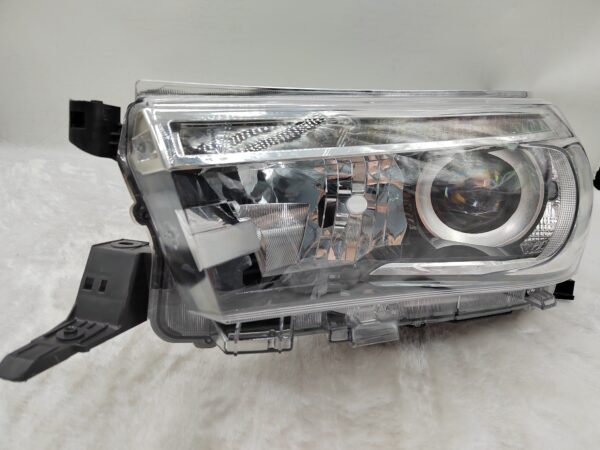 TOYOTA HILUX REVO 2015-2019 LED L.H.S HEADLIGHT ASSEMBLY