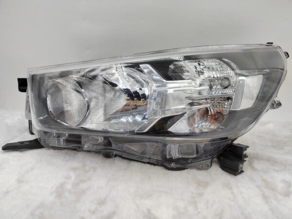 TOYOTA HILUX REVO 2020-2023 HALOGEN L.H.S HEADLIGHT ASSEMBLY