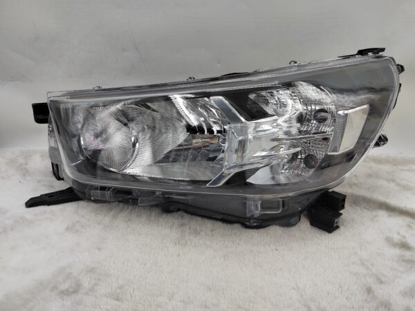 TOYOTA HILUX REVO 2020-2023 HALOGEN L.H.S HEADLIGHT ASSEMBLY